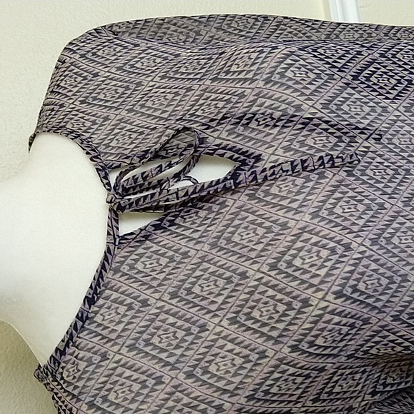 Forever 21 Beautiful Sheer Blouse - Picture 2 of 10